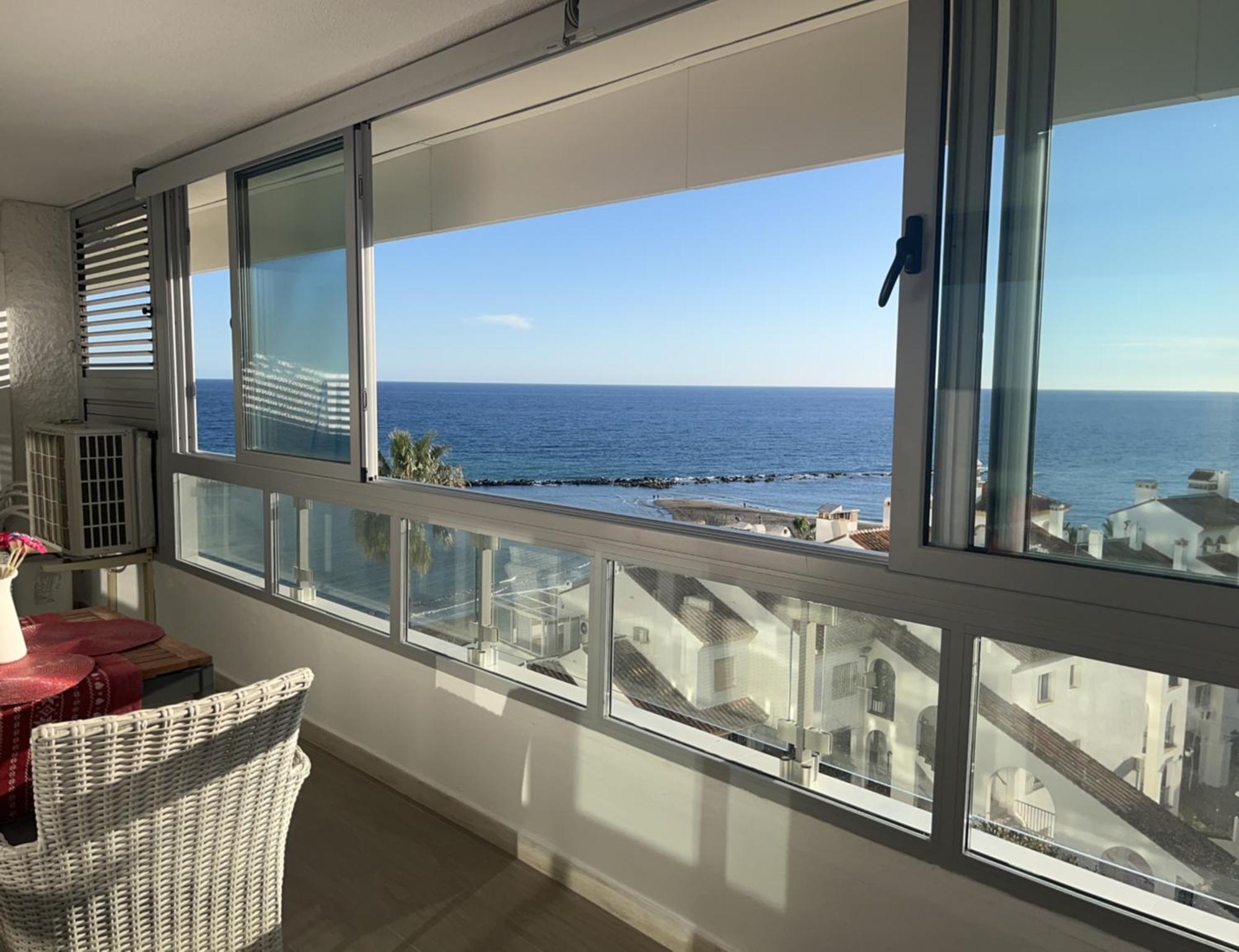 Stunning Apartment 10 Meters From The Beach With Parking Benalmádena Exterior foto